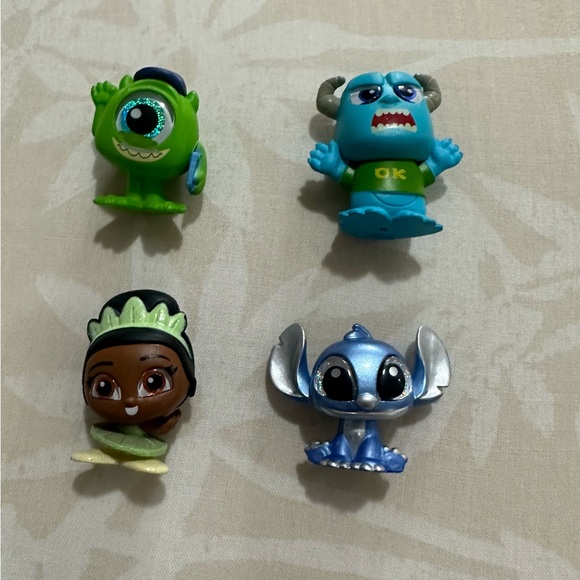 4 Disney Doorables Collectible Toys - Picture 4 of 4